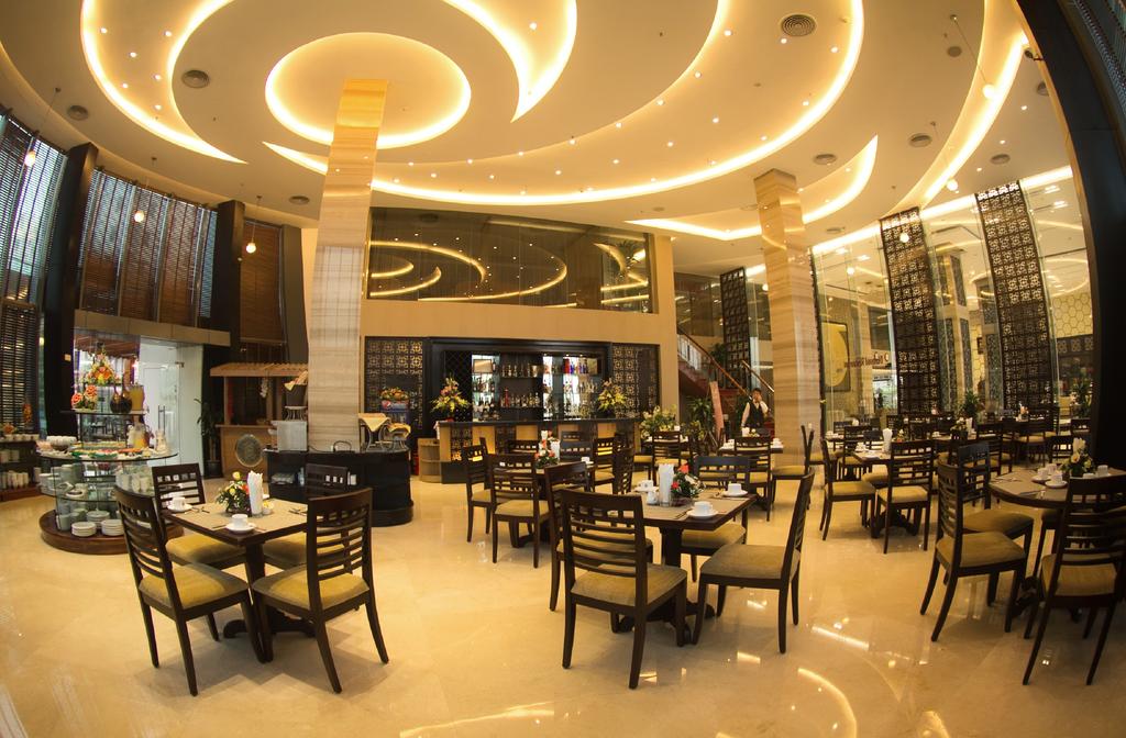 Nhà hàng sang trọng tại khách sạn Halong Palace