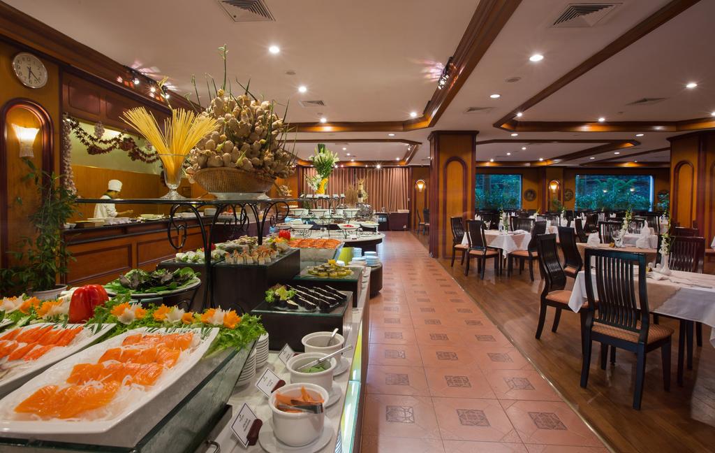 Nhà hàng tại Halong Plaza Hotel