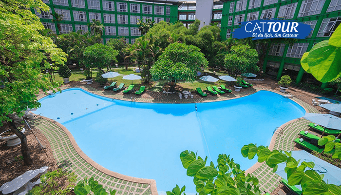 Bể bơi tại khách sạn Green Huế
