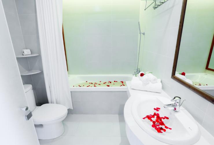 Phòng vệ sinh ở khách sạn Đảo Ngọc