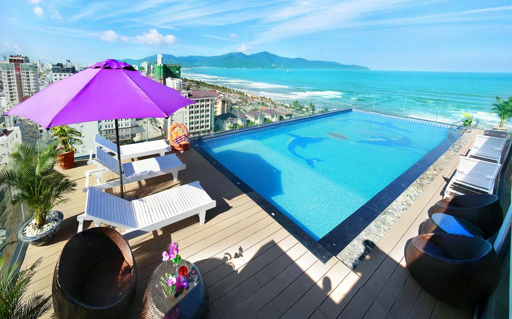 Bể bơi trong khách sạn Aria Đà Nẵng