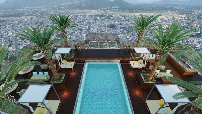 Bể bơi tại khách sạn Majestic Nha Trang